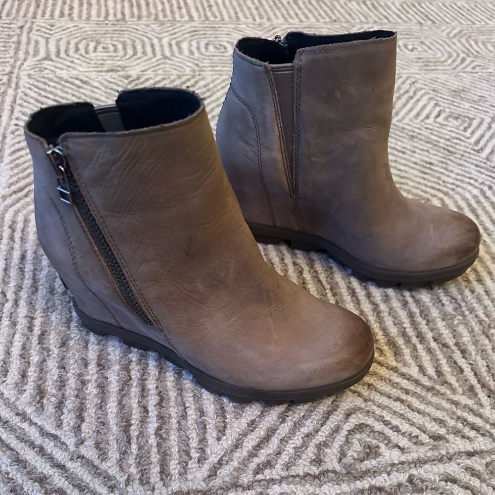 SOREL Joan of Arctic Wedge II Chelsea Leather Boot Size 6